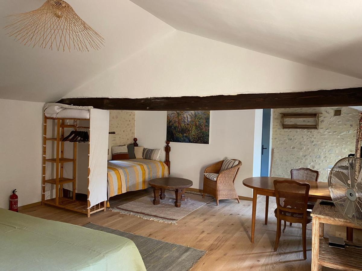 Otarkia Hotell Villedieu  Exteriör bild
